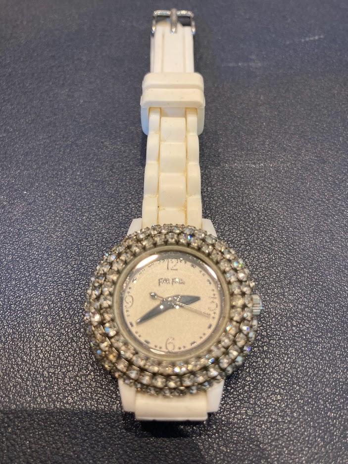 フォリフォリ WF2P0092Pラインストーン付き腕時計