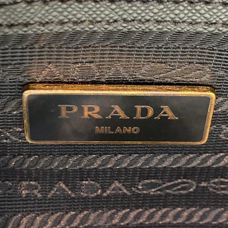 プラダ　1BA838　サフィアノラックス　ショルダーバッグ　ブラック